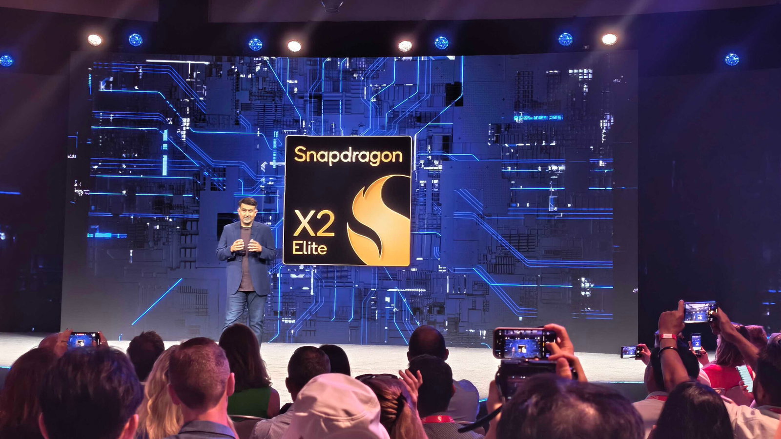 แล็ปท็อป Snapdragon X2 กำลังรันระบบ Linux
